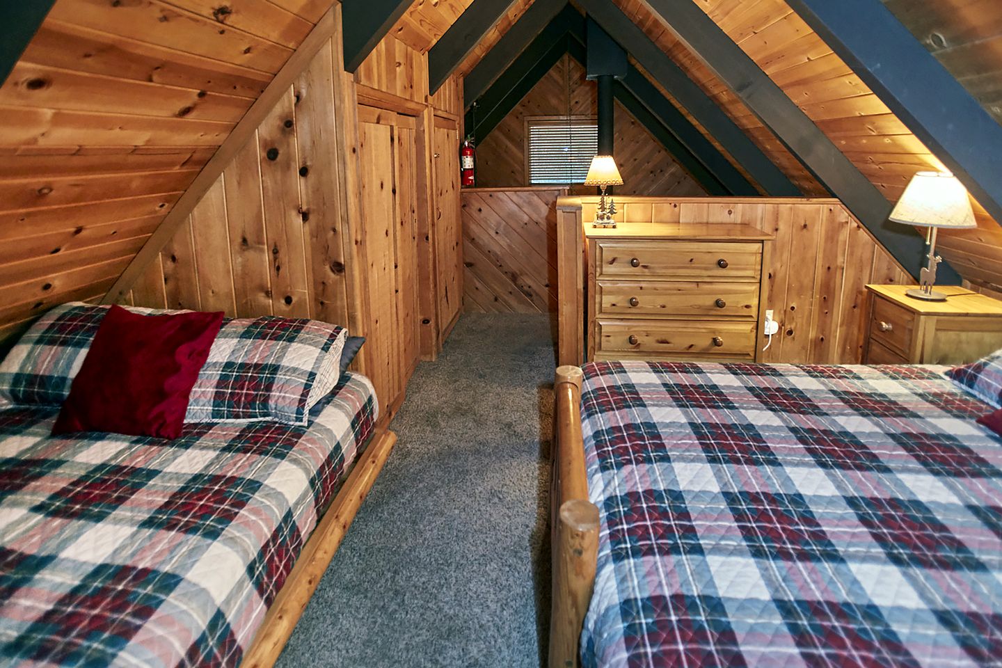 Delightful Cabin Surrounded by Trees near Big Bear Lake and San Bernadino National Forest for an Unforgettable Escape in Nature in California