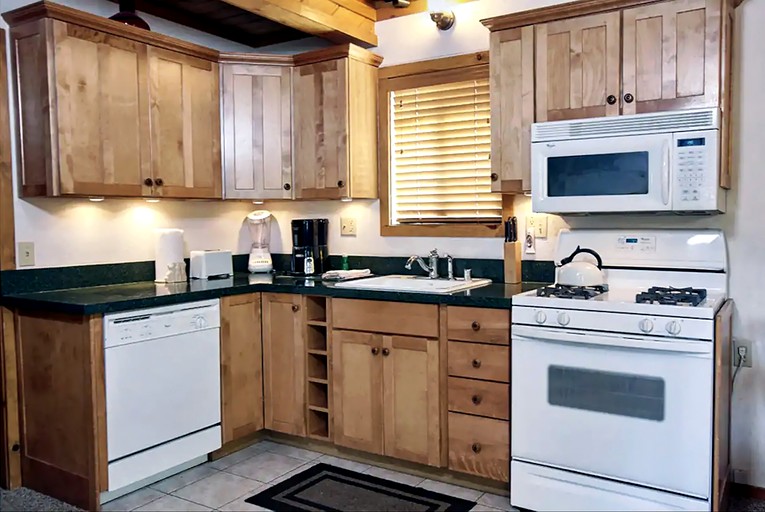Cabins (United States of America, Big Bear City, California)