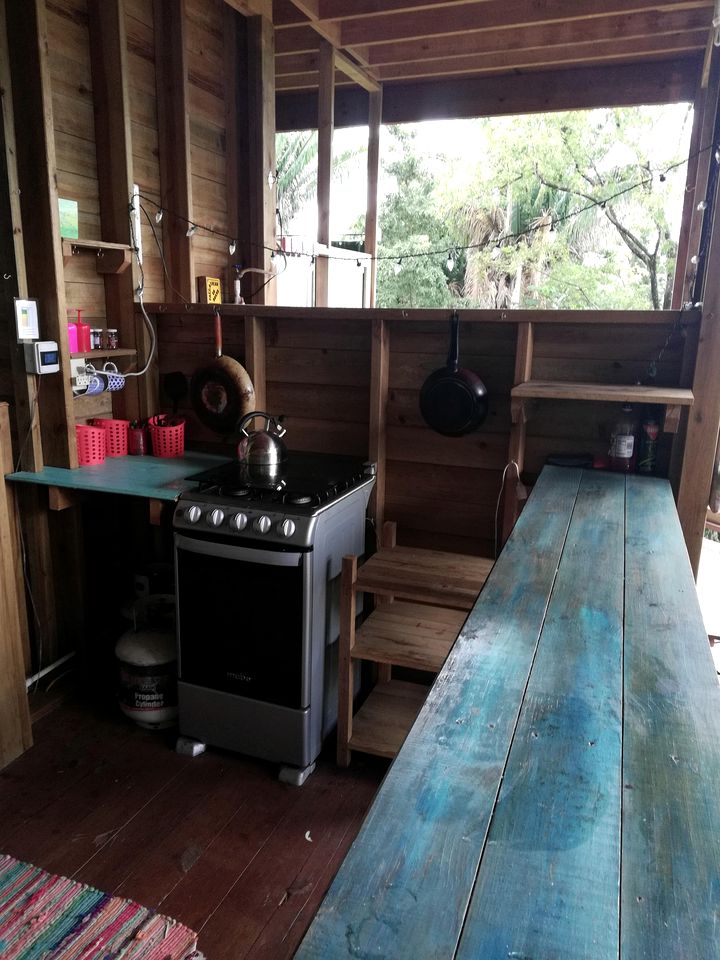 Unique and Tropical Elevated Cabin Rental on Island of Roatán in Honduras