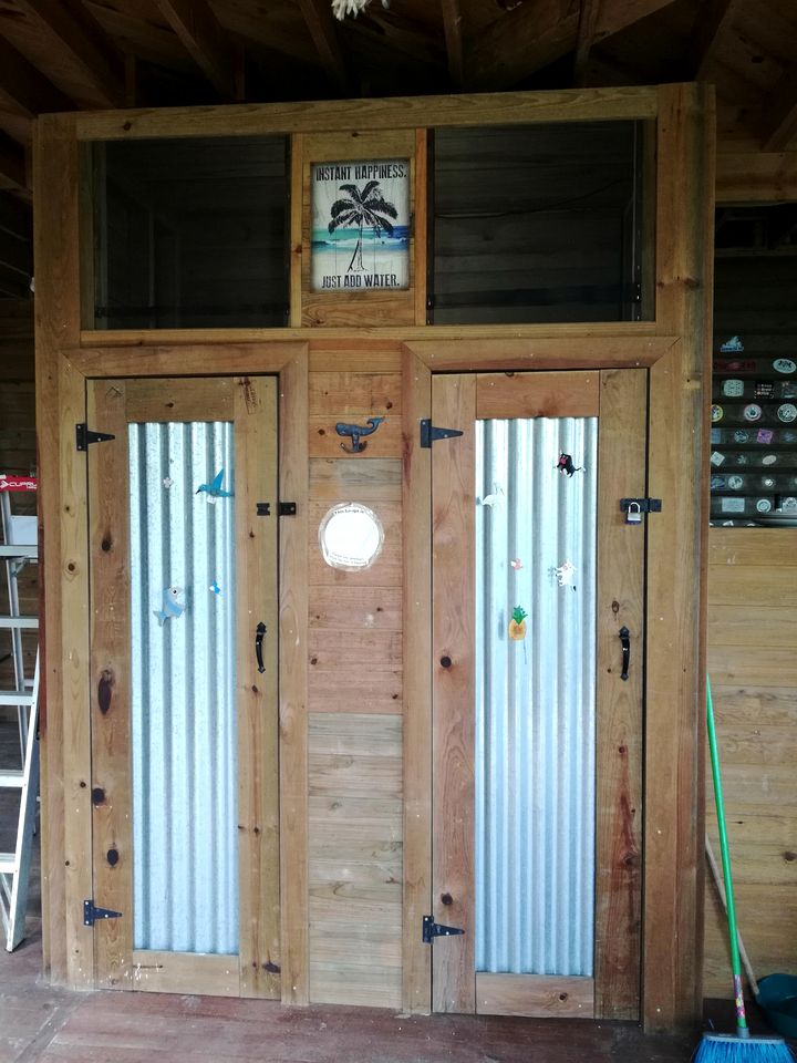 Unique and Tropical Elevated Cabin Rental on Island of Roatán in Honduras