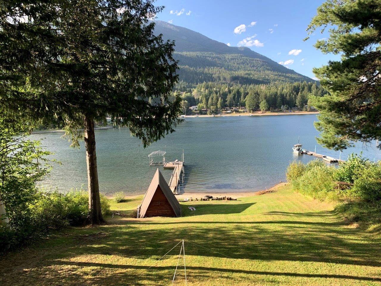 Bright Mountain Cabin Rental with Incredible Views of the Rockies, British Columbia