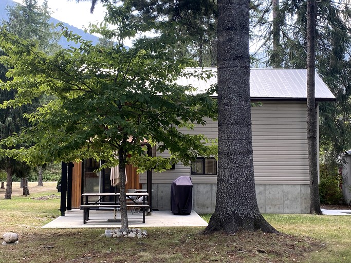 Cottages (Canada, Nelson, British Columbia)
