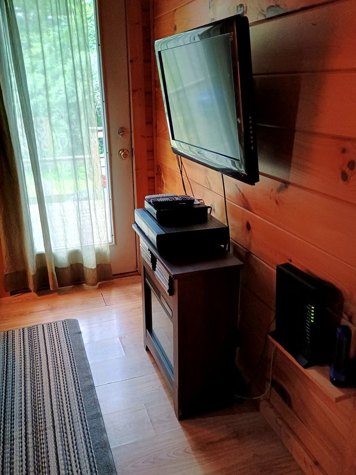 Romantic Cabin Rental for Two with a Private Hot Tub near St. Louis, Missouri