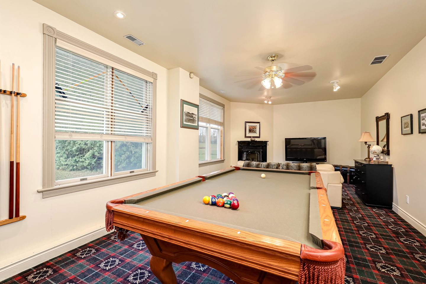 Luxurious Cottage Retreat Rental Nestled in the Beautiful Wilderness of Grey County, Ontario