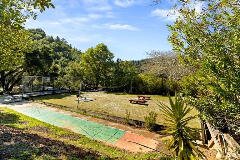 Yurts (United States of America, Los Gatos, California)
