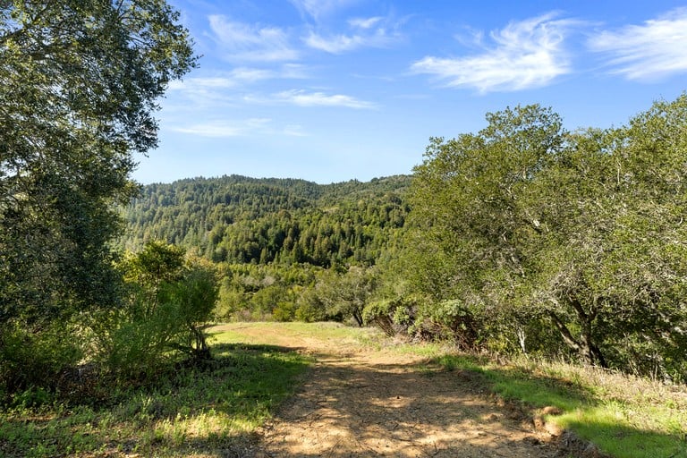 Yurts (United States of America, Los Gatos, California)