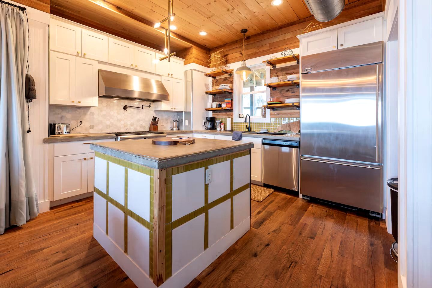 Beautifully-Decorated Soundfront Rental with a Balcony in Kitty Hawk, North Carolina