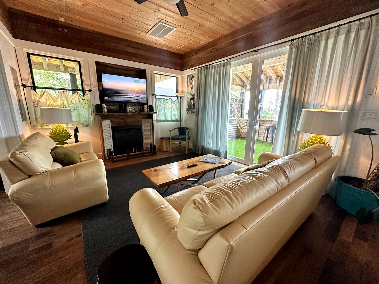 Beautifully-Decorated Soundfront Rental with a Balcony in Kitty Hawk, North Carolina