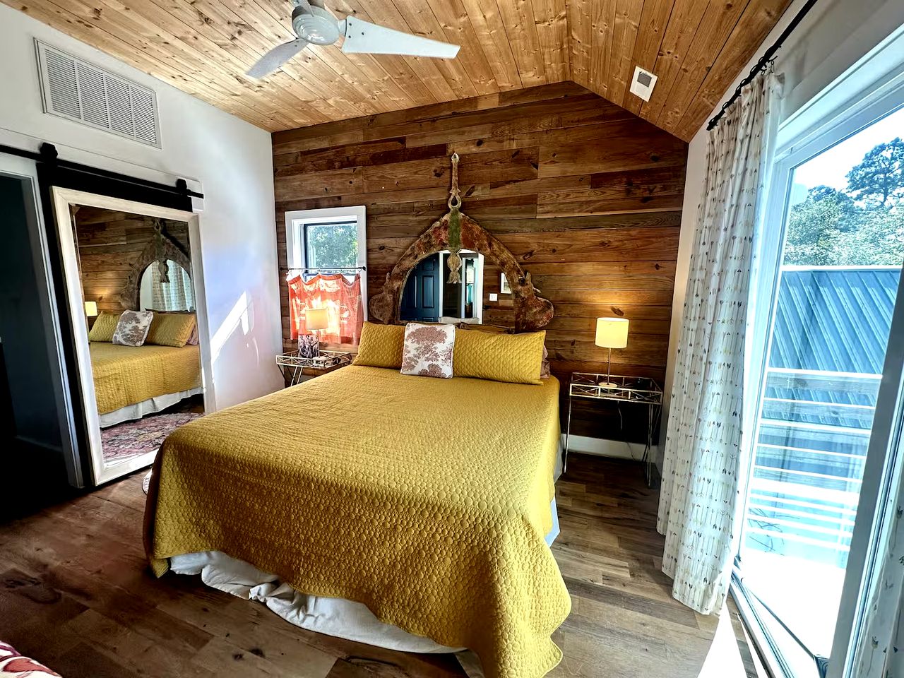 Beautifully-Decorated Soundfront Rental with a Balcony in Kitty Hawk, North Carolina