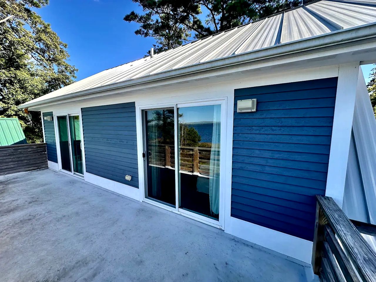 Beautifully-Decorated Soundfront Rental with a Balcony in Kitty Hawk, North Carolina