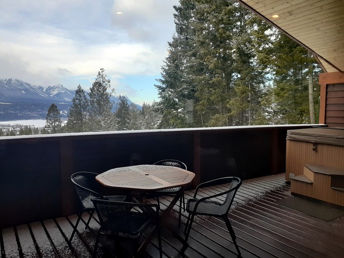 Cabins (Canada, Golden, British Columbia)