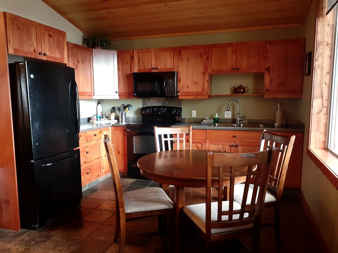 Cabins (Canada, Golden, British Columbia)