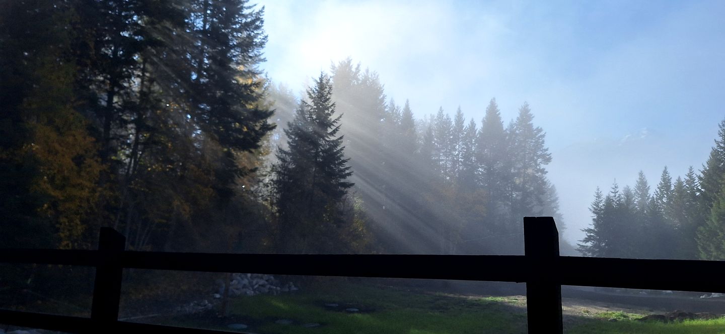 Spacious Secluded Cabin Getaway in the Rocky Mountains of British Columbia