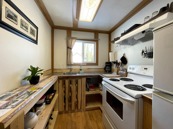 Cottages (Canada, Nordegg, Alberta)