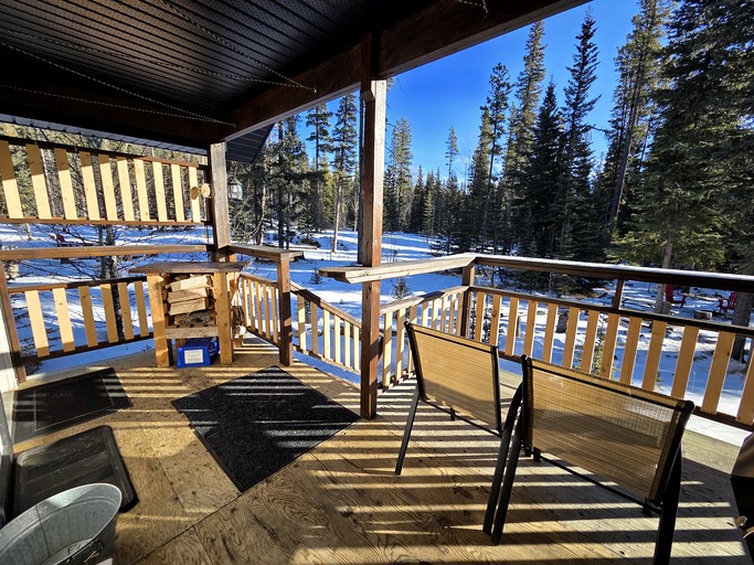 Cabins (Canada, Nordegg, Alberta)