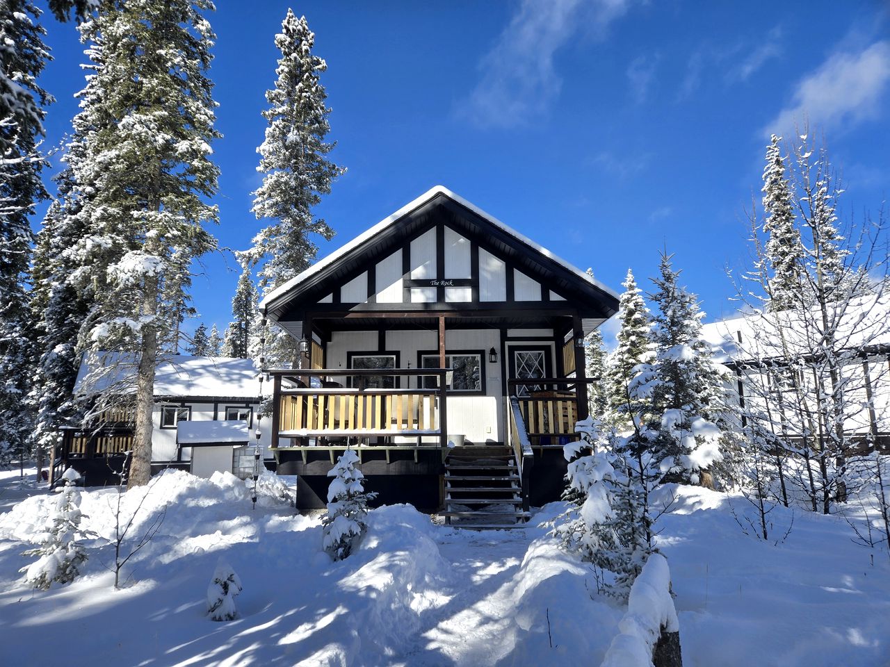 Cabins (Canada, Nordegg, Alberta)