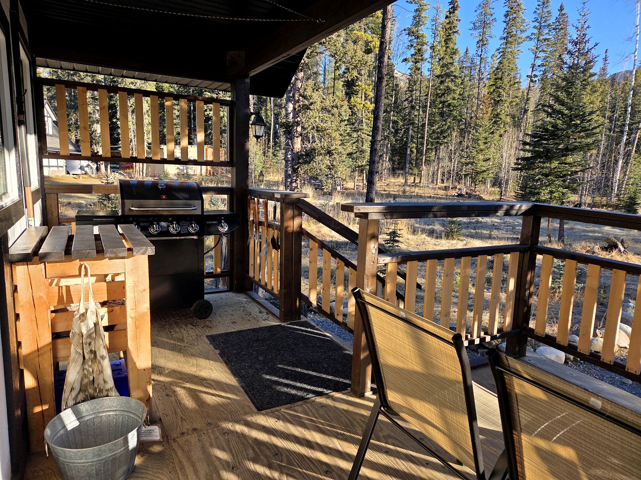 Spacious Family-Friendly Mountain Getaway near Banff, Alberta