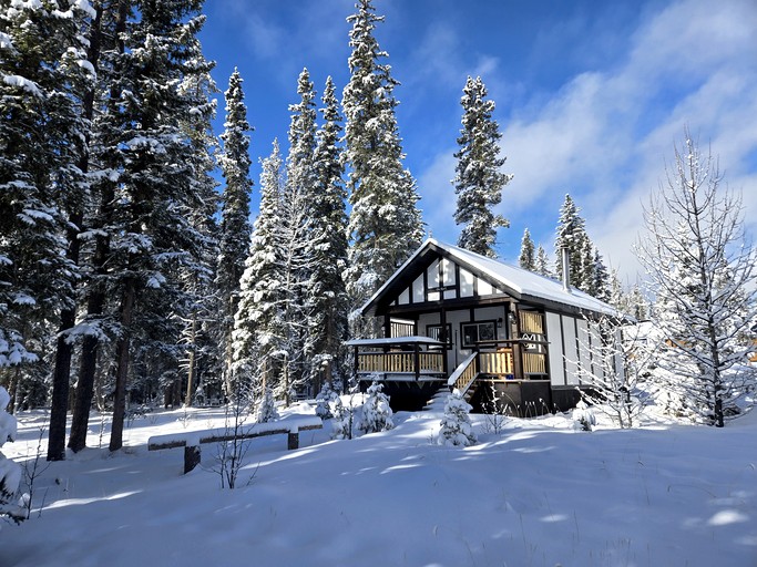 Cottages (Canada, Nordegg, Alberta)