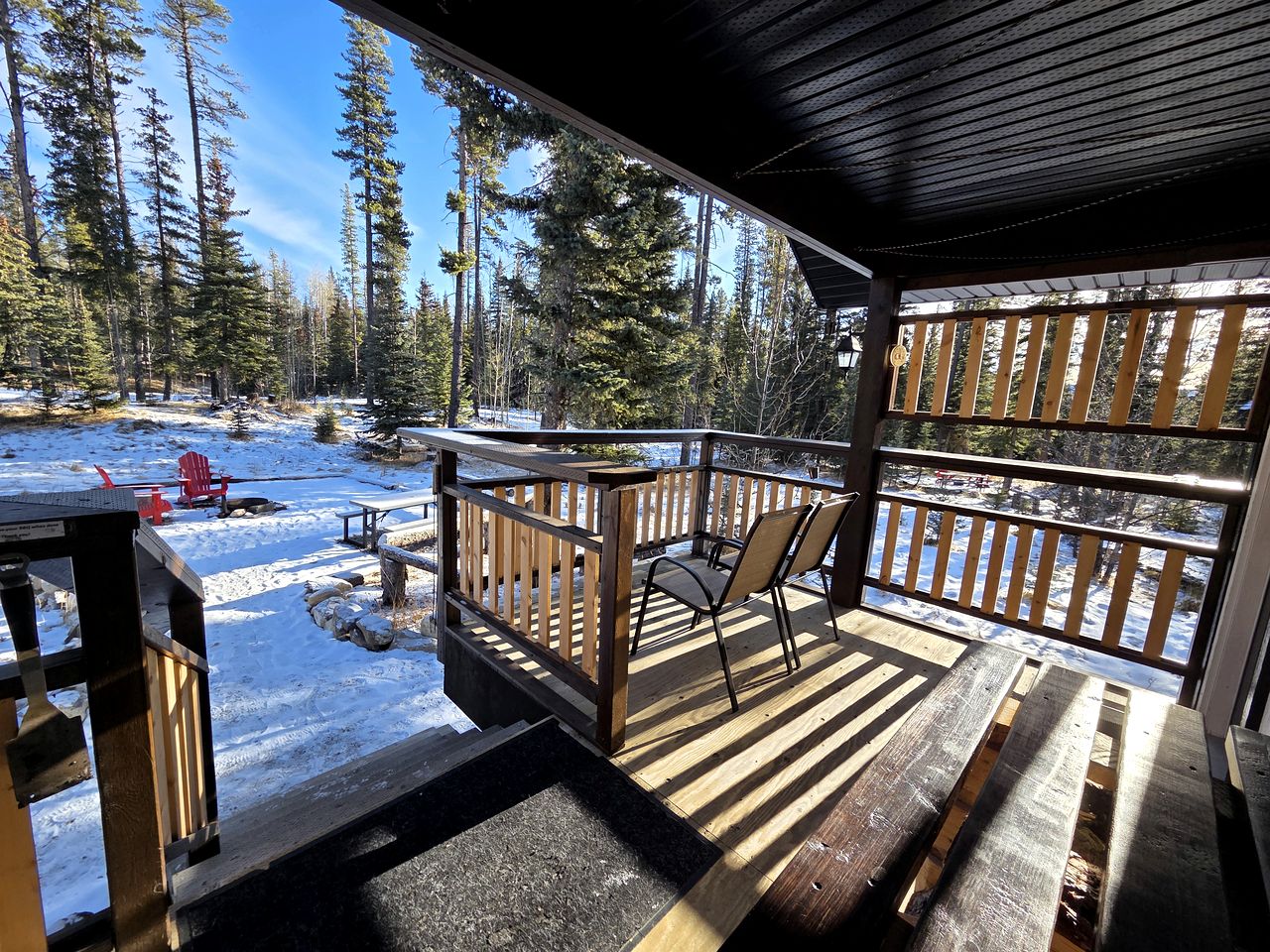 Spacious Family-Friendly Mountain Getaway near Banff, Alberta