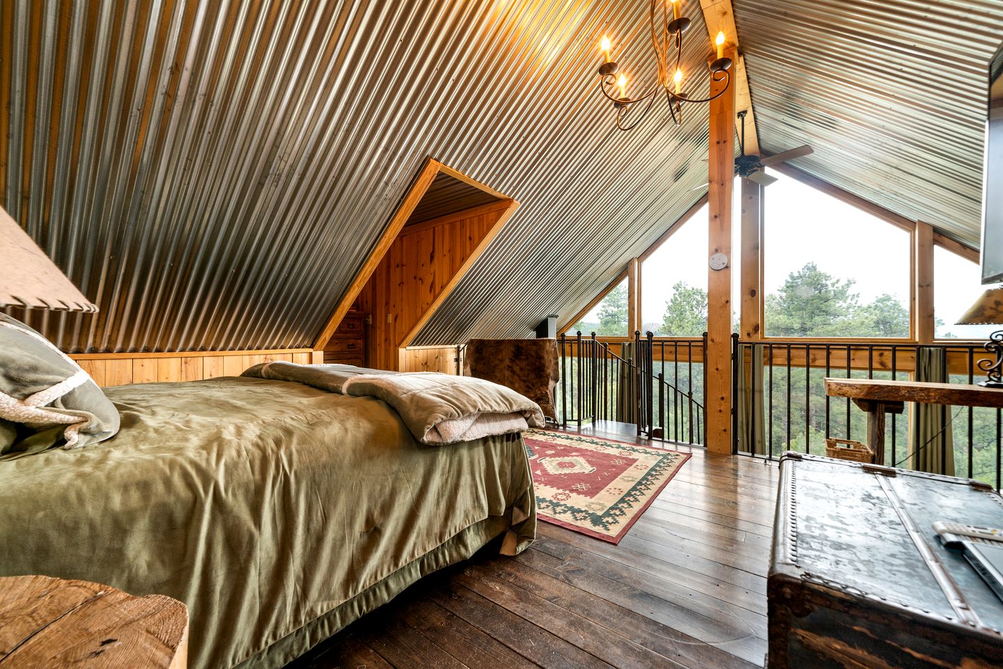 Gorgeous Custom Built Cabin with a Hot Tub near Denver, Colorado