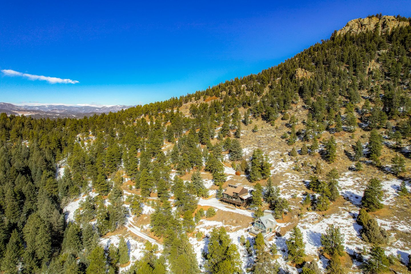 Gorgeous Custom Built Cabin with a Hot Tub near Denver, Colorado