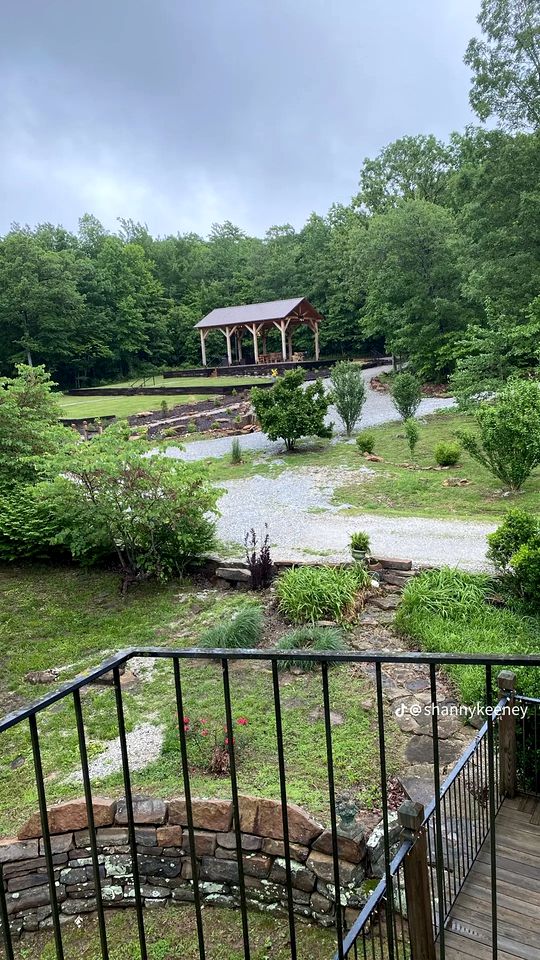 Luxury Half-Board Room Rental in the Beautiful Region of Northwest Arkansas