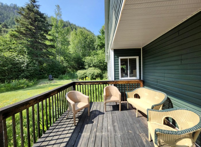 Cabins (Canada, Sainte Rose du Nord, Quebec)