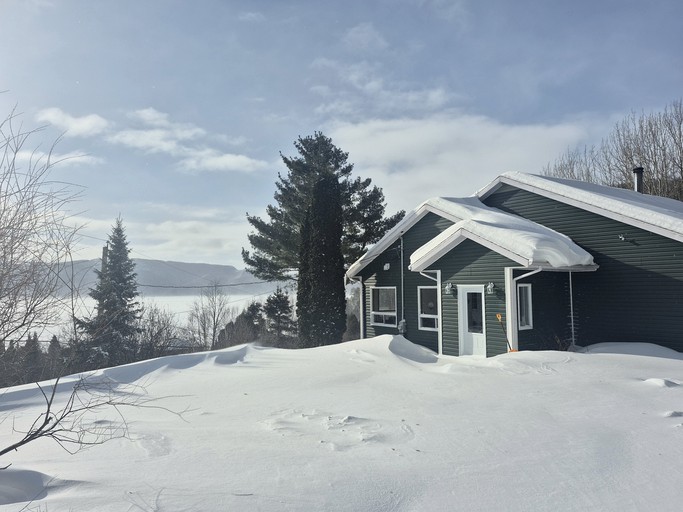 Cabins (Canada, Sainte Rose du Nord, Quebec)