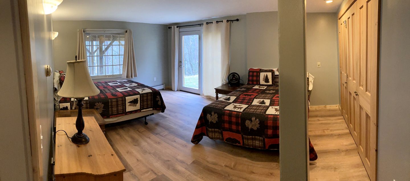 Spacious Log Cabin for a Family Getaway near the Zoar Outdoor Adventure Resort in Massachusetts