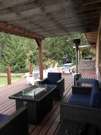 Cabins (Canada, West Redonda Island, British Columbia)