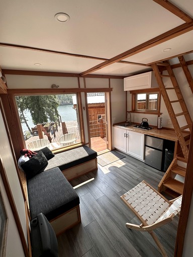 Cabins (Canada, West Redonda Island, British Columbia)