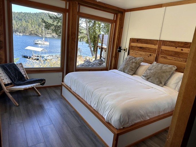 Cabins (Canada, West Redonda Island, British Columbia)