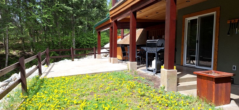 Cabins (Canada, Golden, British Columbia)