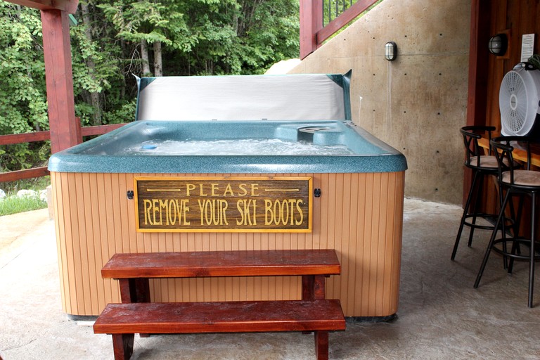 Cabins (Canada, Golden, British Columbia)