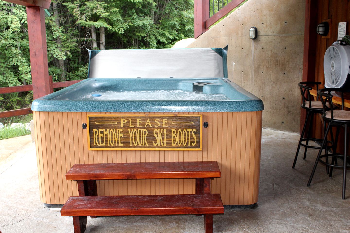 Spacious Cabin for Family Getaways in the Canadian Rockies near Golden, British Columbia