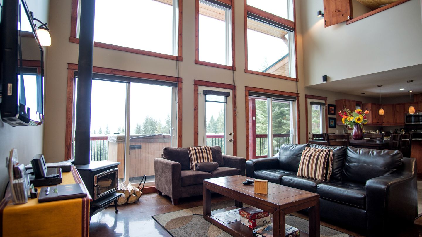 Spacious Cabin for Family Getaways in the Canadian Rockies near Golden, British Columbia