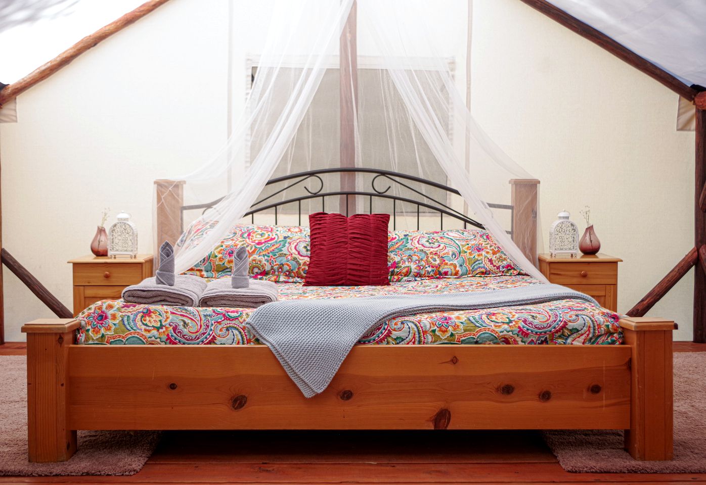 Tented Cabins (Canada, Boston Bar, British Columbia)