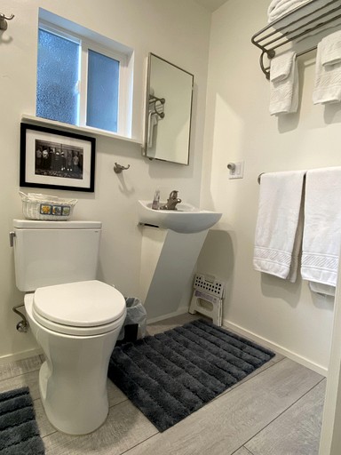 Cabins (United States of America, Marshall, California)