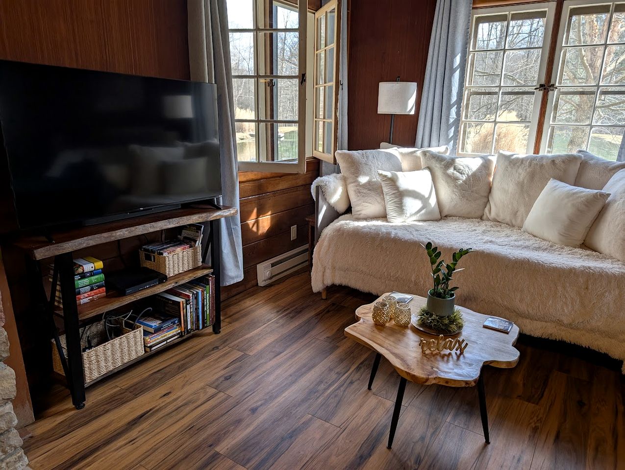 Idyllic Family Cabin with a Private Beach for a Getaway from Akron, Ohio