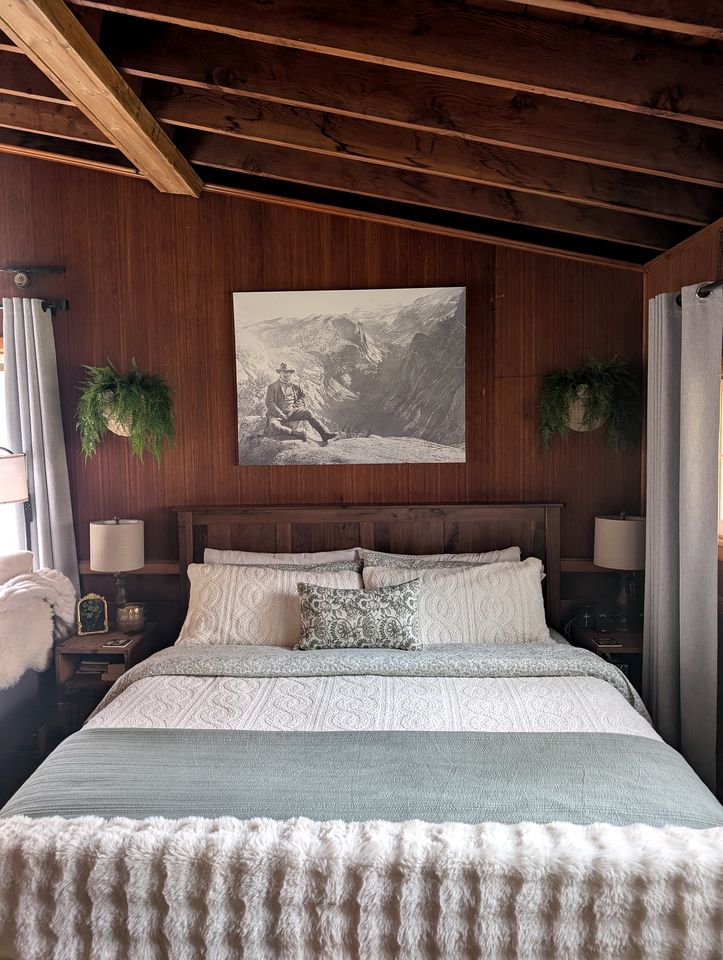 Idyllic Family Cabin with a Private Beach for a Getaway from Akron, Ohio