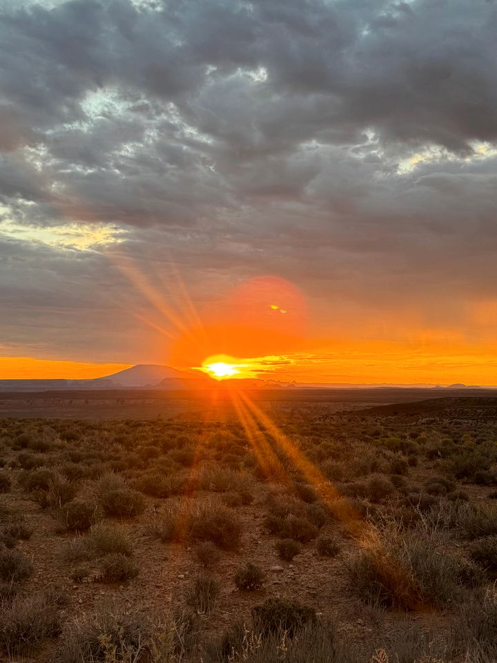 Traditional Navajo Hut Rental for a Secluded Vacation near Page, Arizona