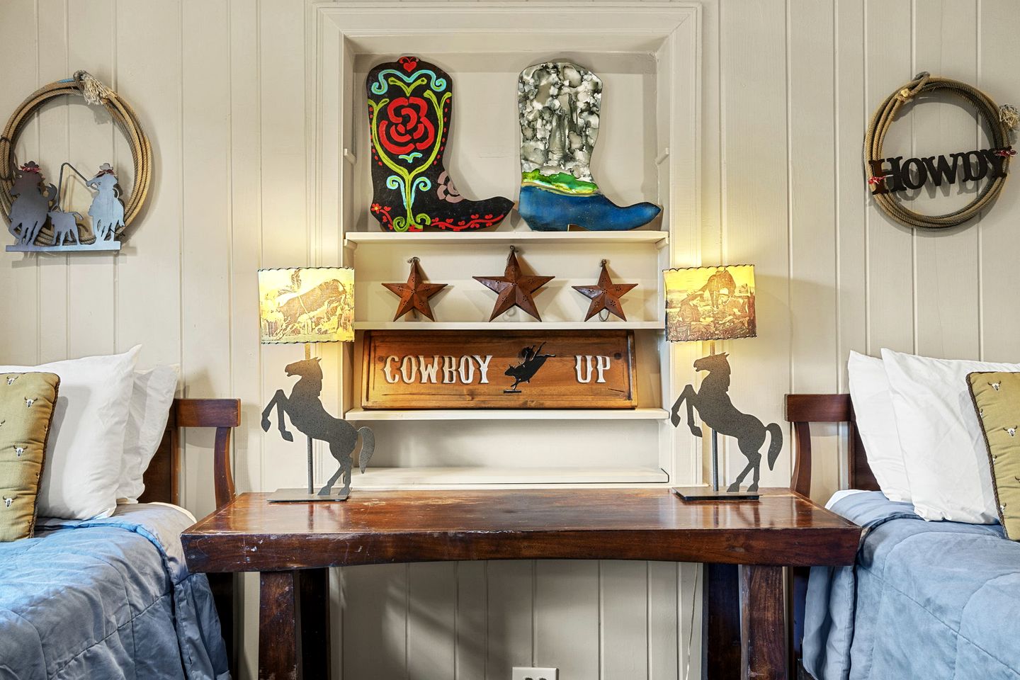 Excellent Riverfront Family Cabin Rental with Hot Tub in Wimberley, Texas