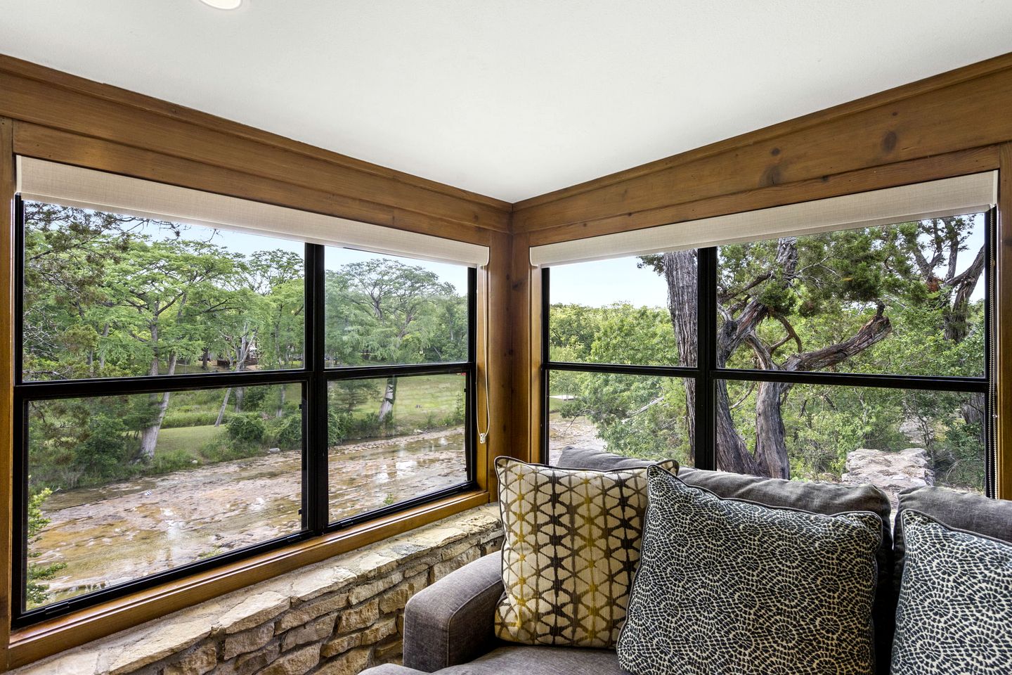 Excellent Riverfront Family Cabin Rental with Hot Tub in Wimberley, Texas