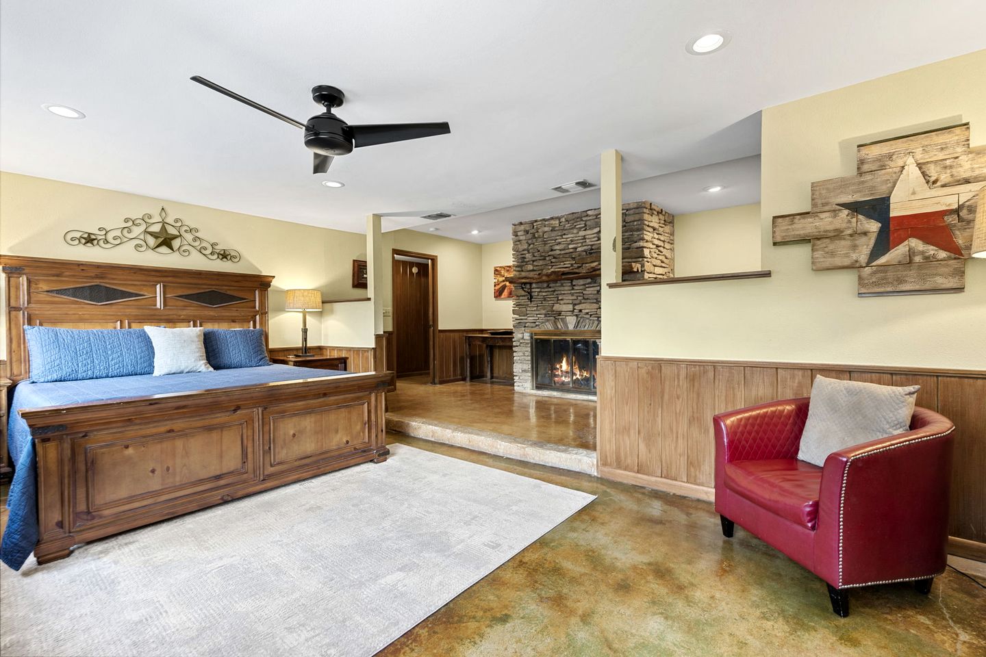 Excellent Riverfront Family Cabin Rental with Hot Tub in Wimberley, Texas