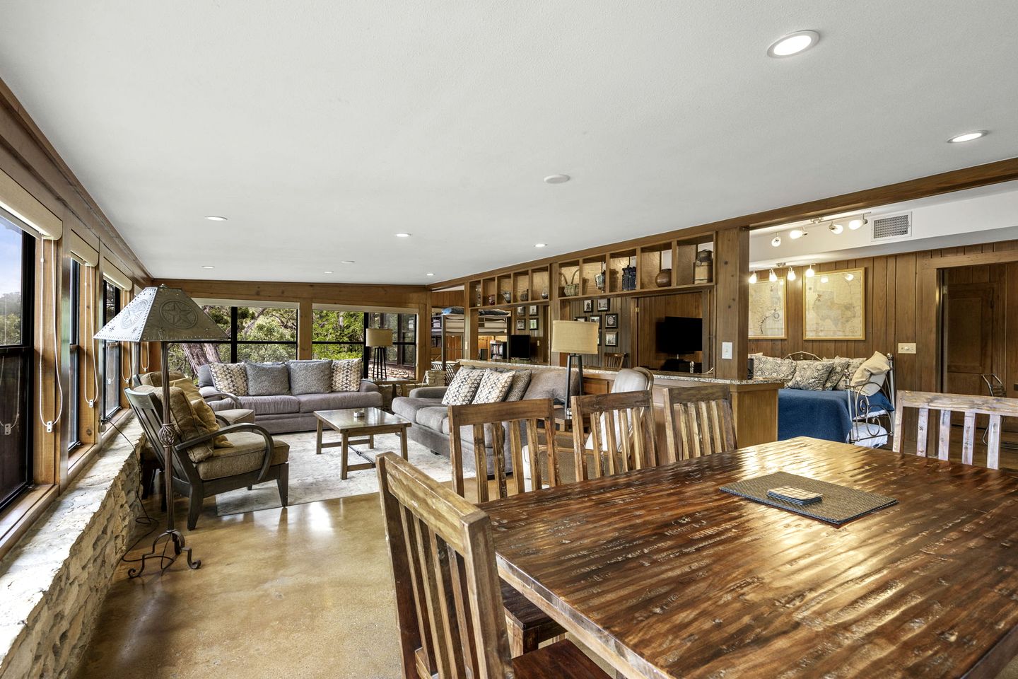 Excellent Riverfront Family Cabin Rental with Hot Tub in Wimberley, Texas