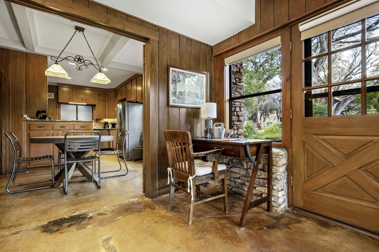 Excellent Riverfront Family Cabin Rental with Hot Tub in Wimberley, Texas