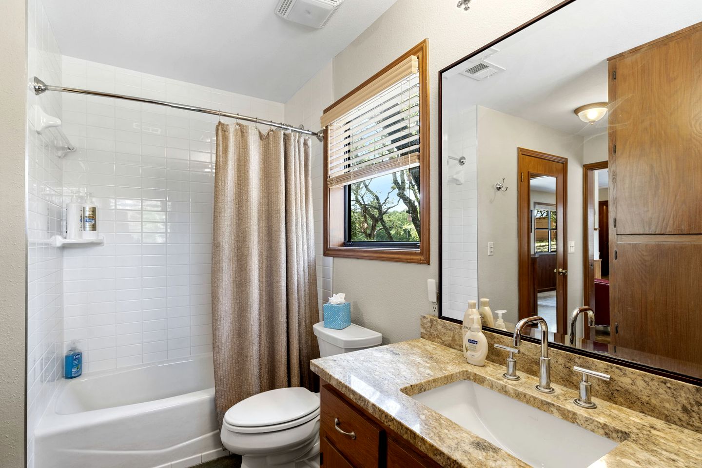 Excellent Riverfront Family Cabin Rental with Hot Tub in Wimberley, Texas