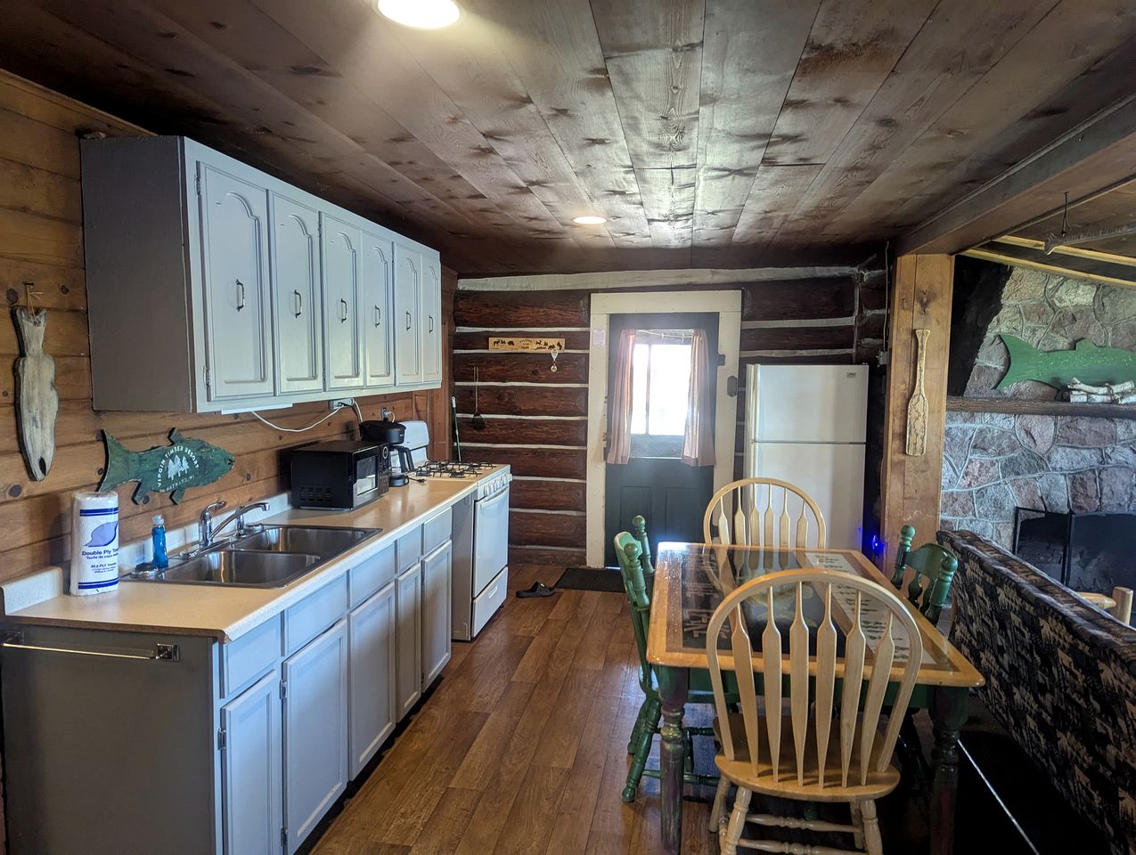 Lakeside Log Cabin Rental within Easy Reach of Chequamegon Bay, Wisconsin