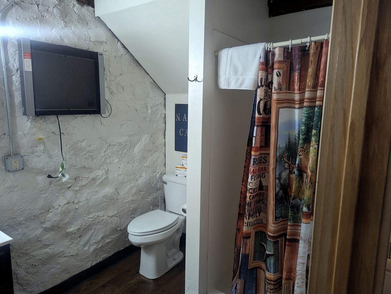 Rustic Two-Story Cabin Rental with Lake Access in Hayward, Wisconsin