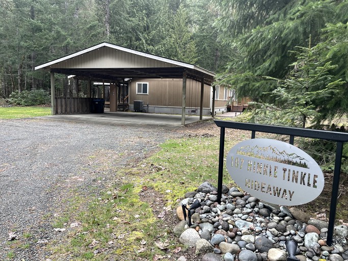Cabins (United States of America, Packwood, Washington)